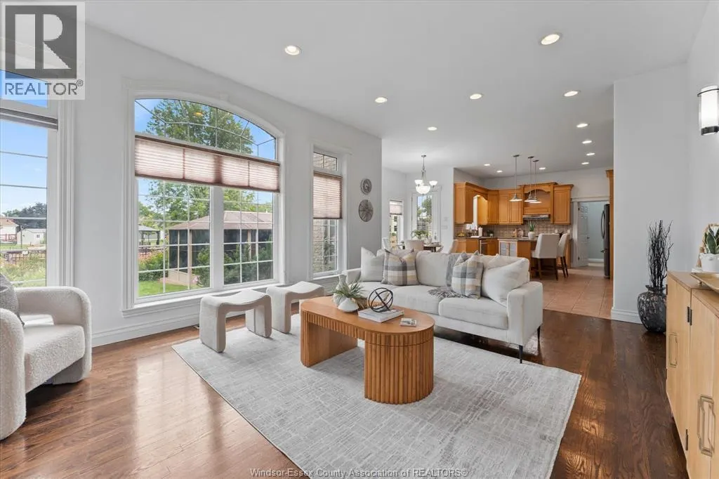 476 Mei Lin CRESCENT