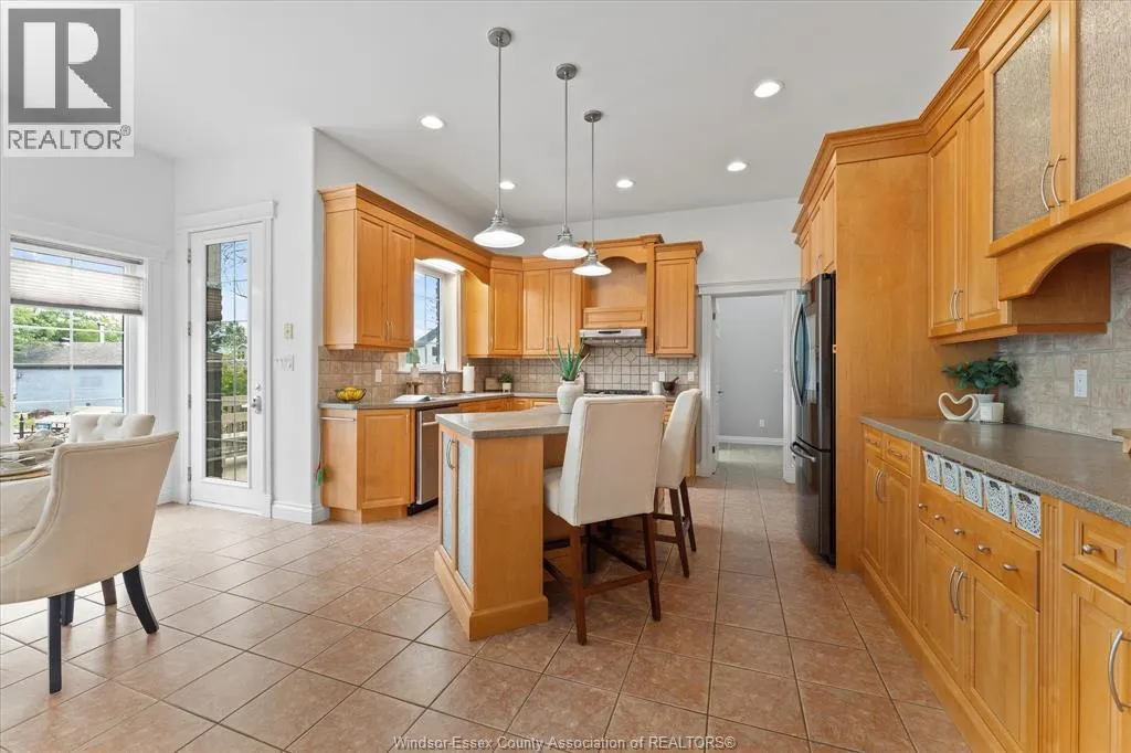 476 Mei Lin CRESCENT