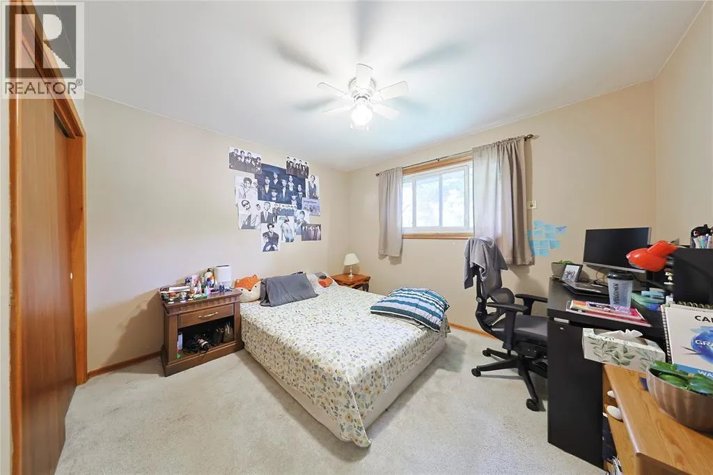 880 CHAMPLAIN ROAD
