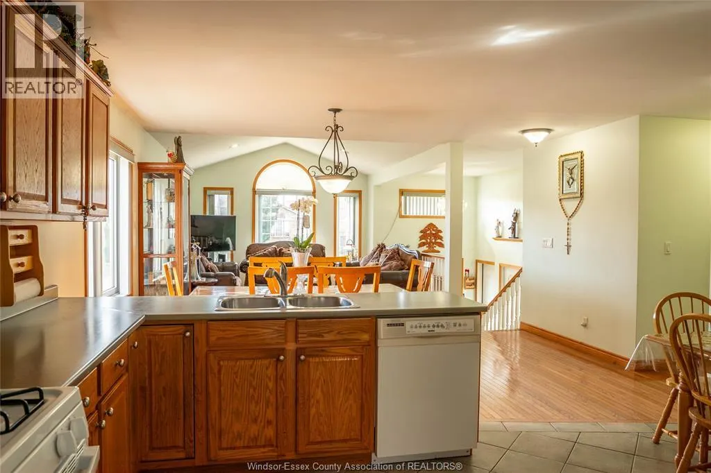 35 SANDY LAKE