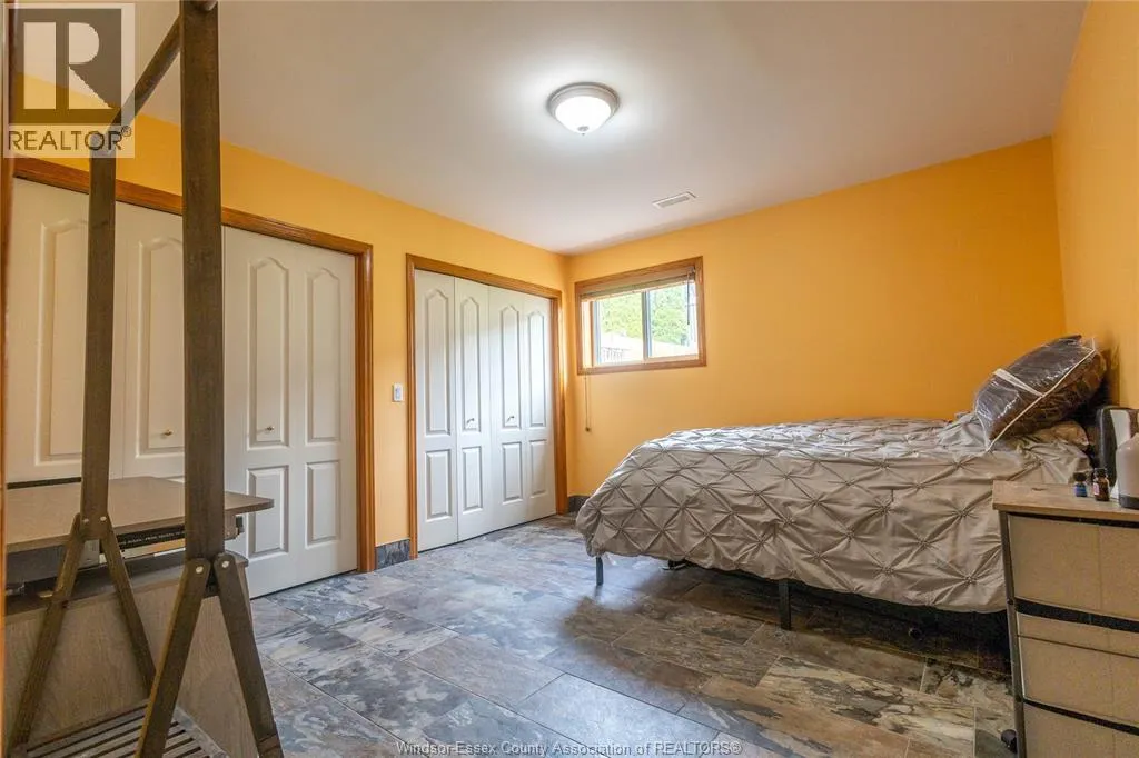 35 SANDY LAKE