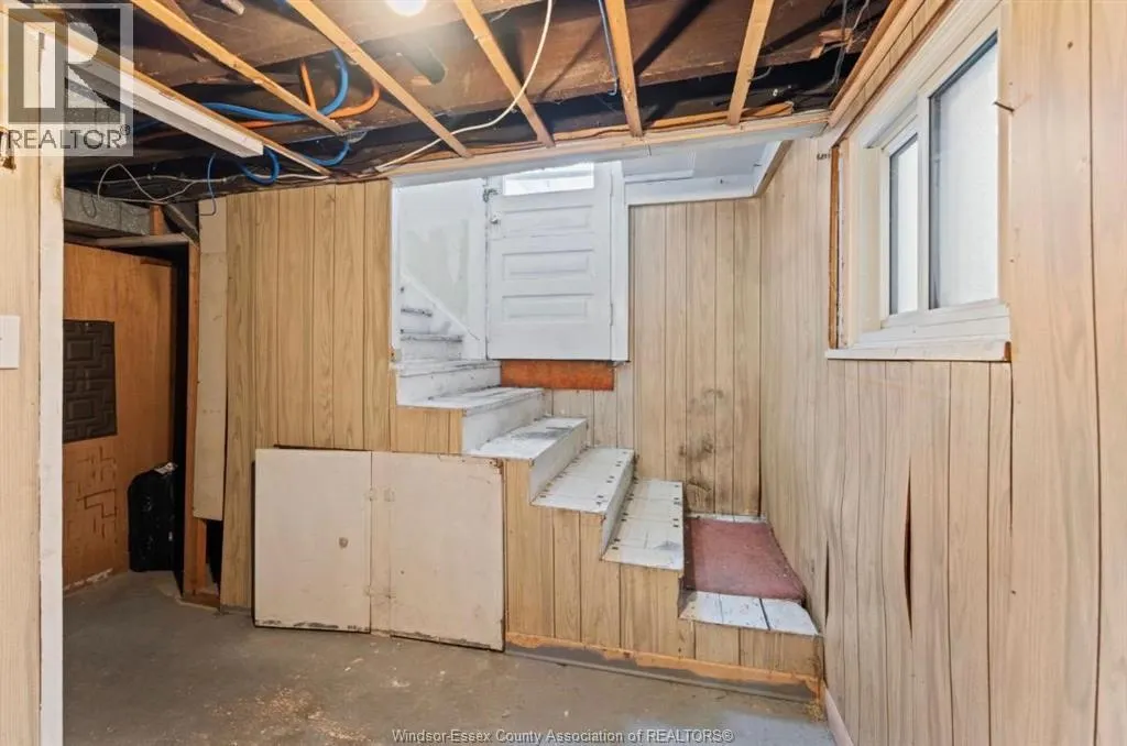 977 GLADSTONE