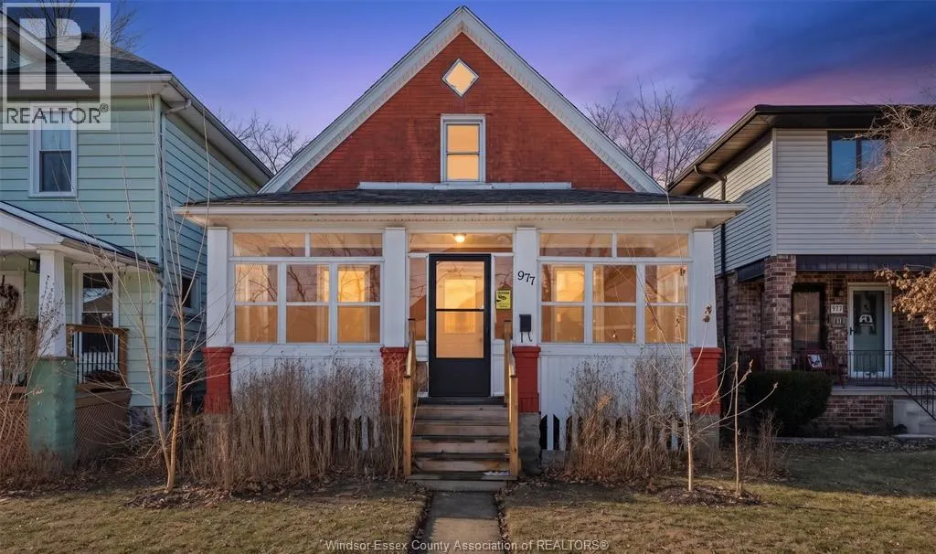 977 GLADSTONE