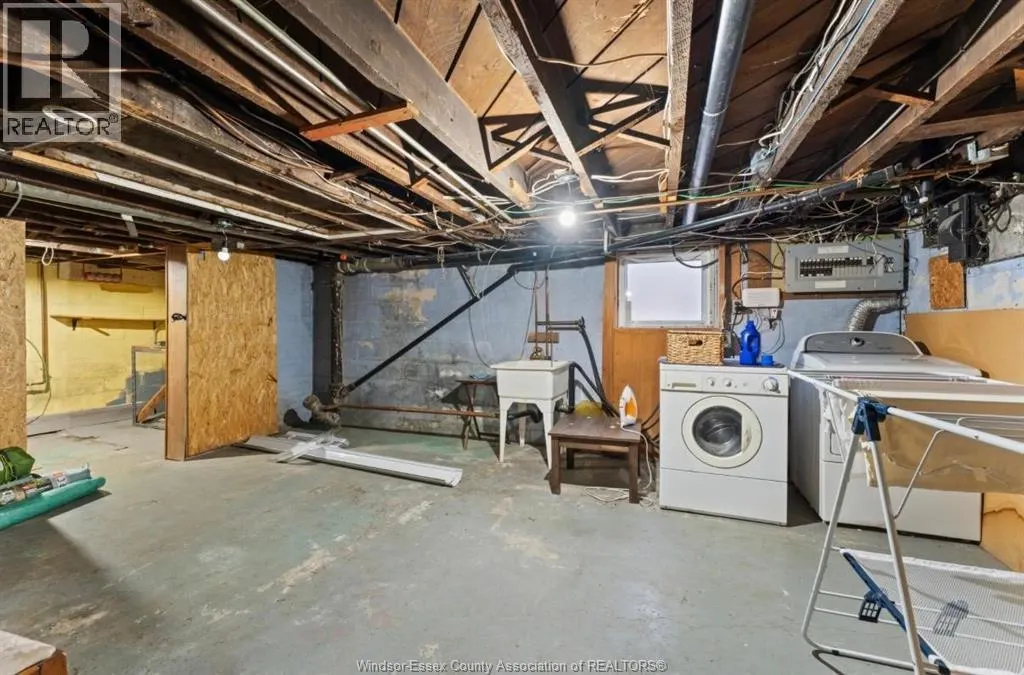 977 GLADSTONE