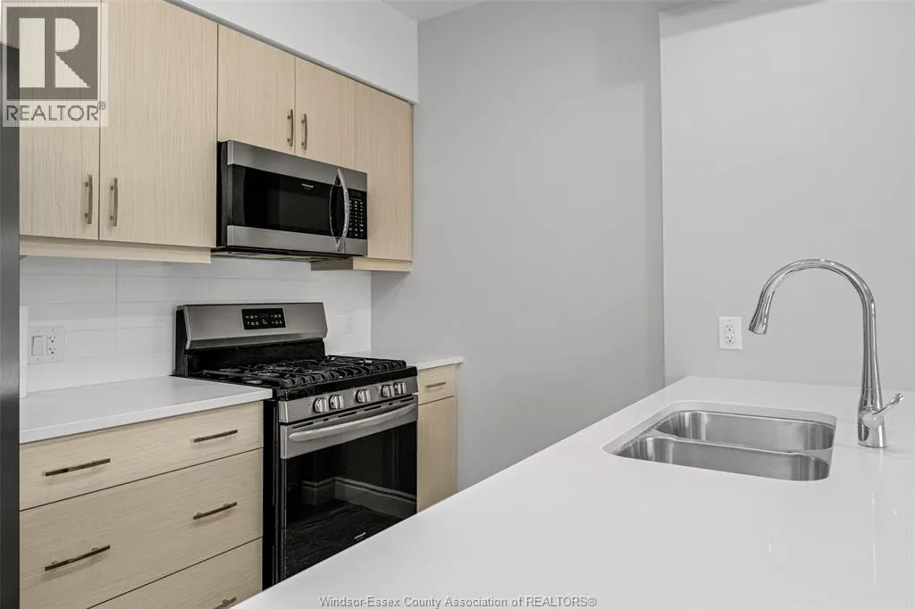 480 FAIRVIEW Unit# 305