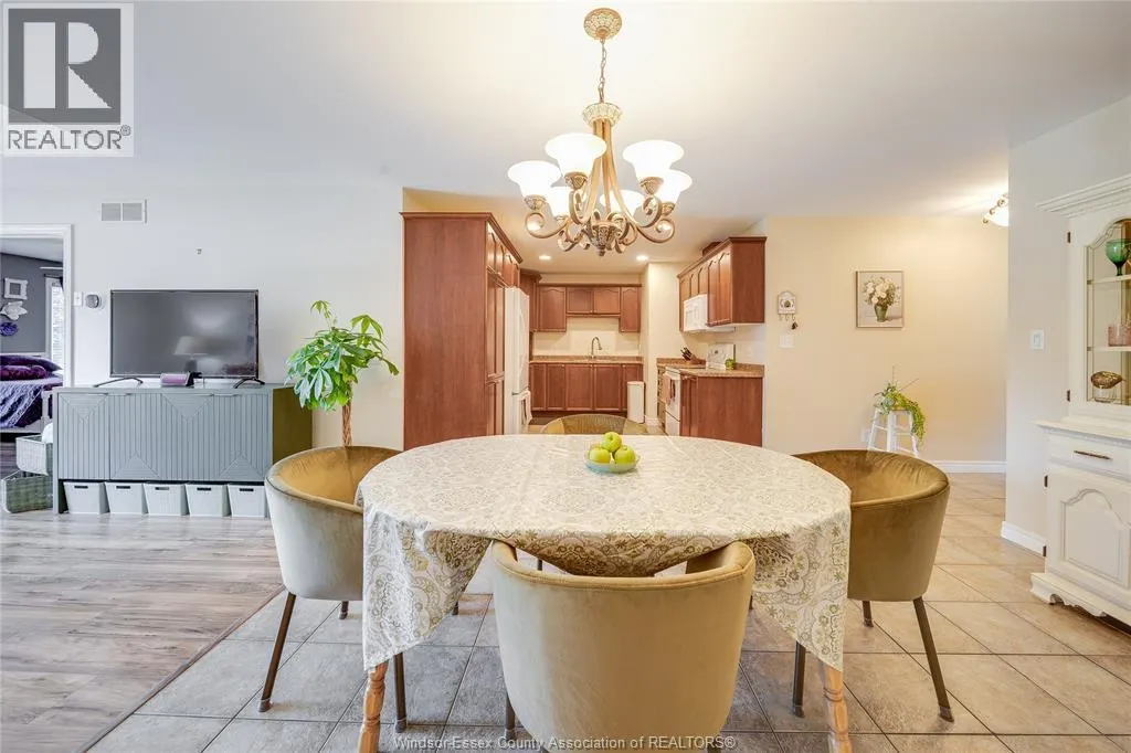 1971 LUXURY AVENUE
