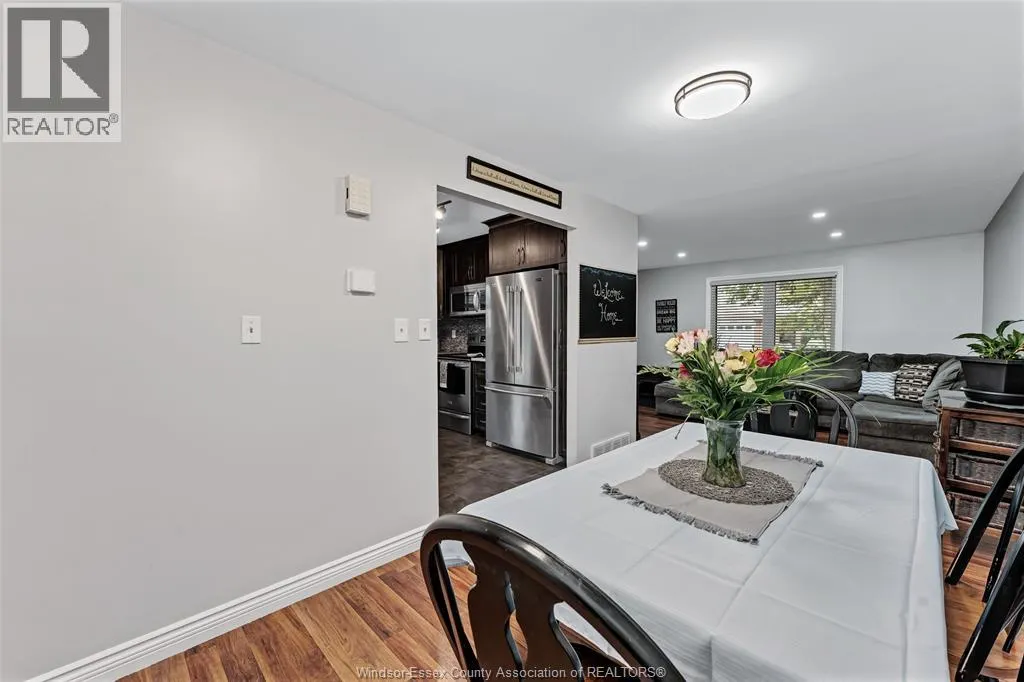 3090 FAIRLANE CRESCENT