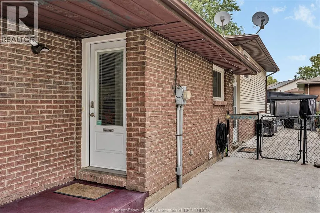 3090 FAIRLANE CRESCENT