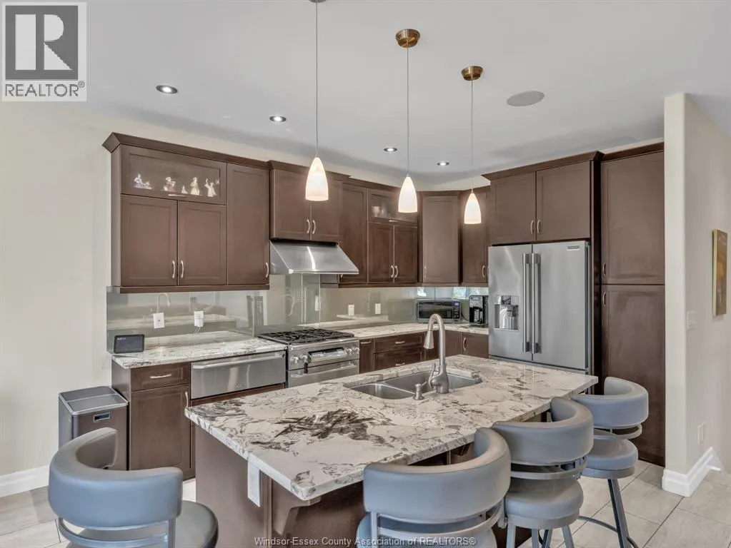 211 ROBSON