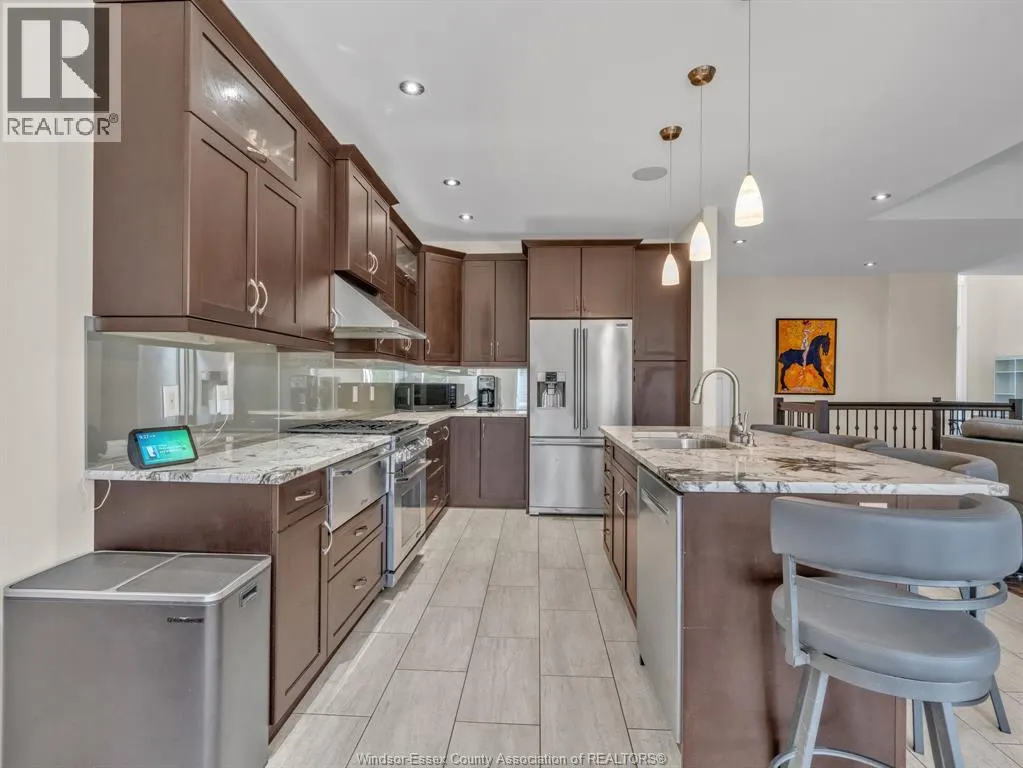 211 ROBSON