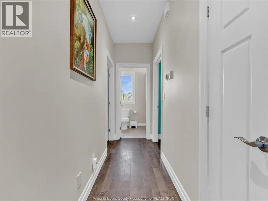 211 ROBSON