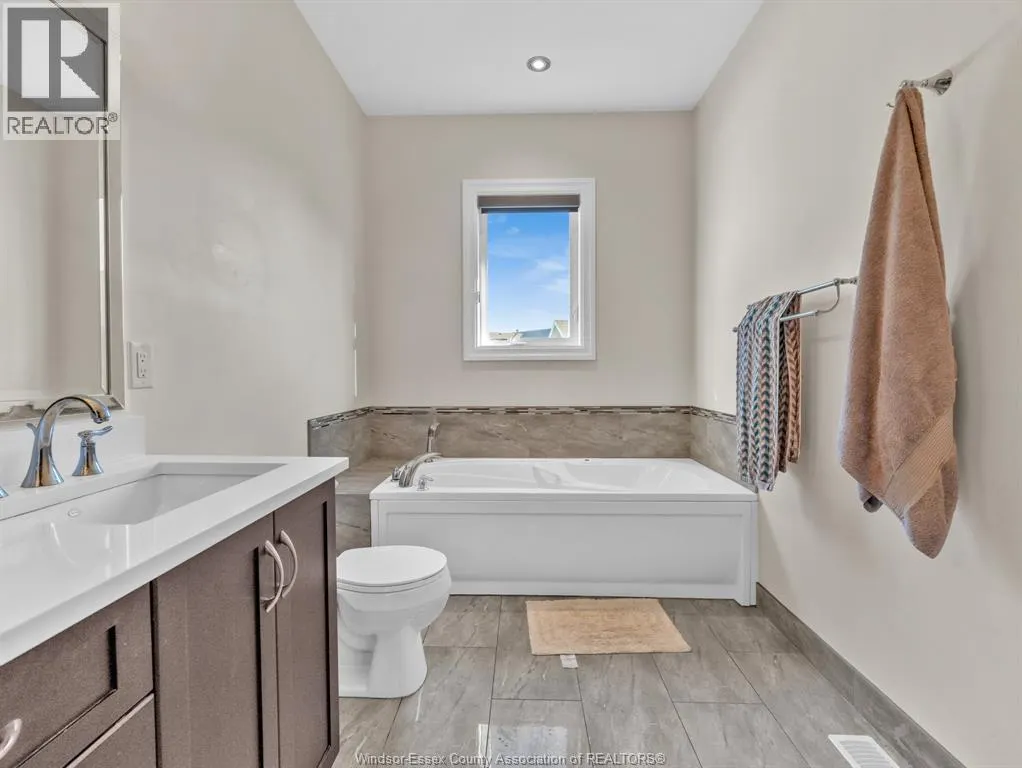 211 ROBSON