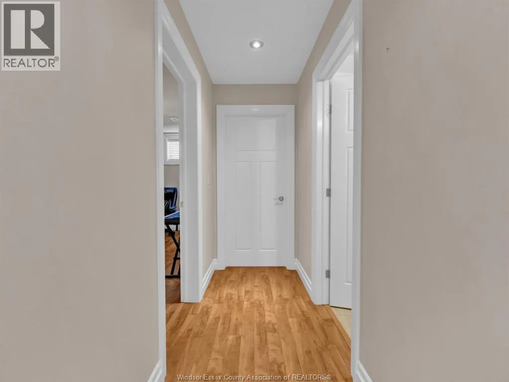 211 ROBSON