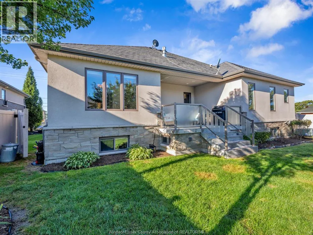 211 ROBSON