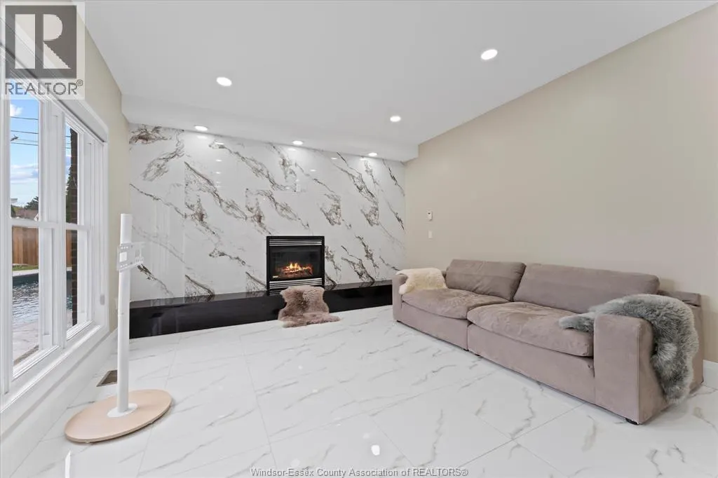 2858 DANDURAND