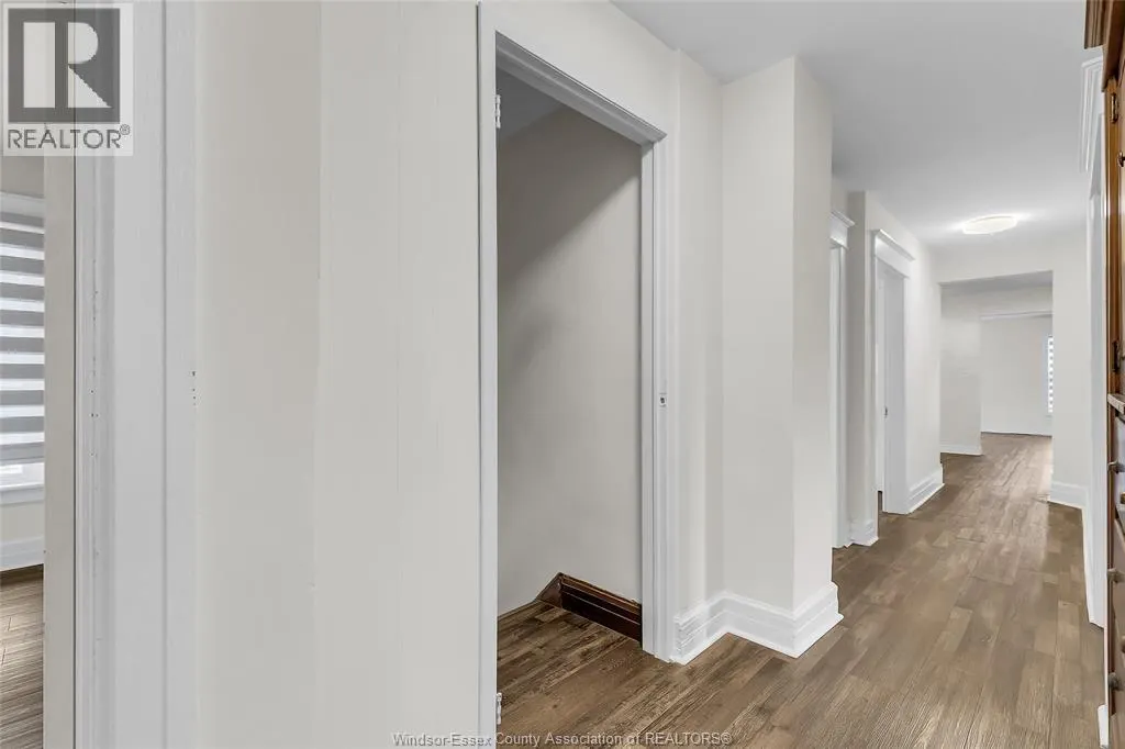 93 ERIE STREET South