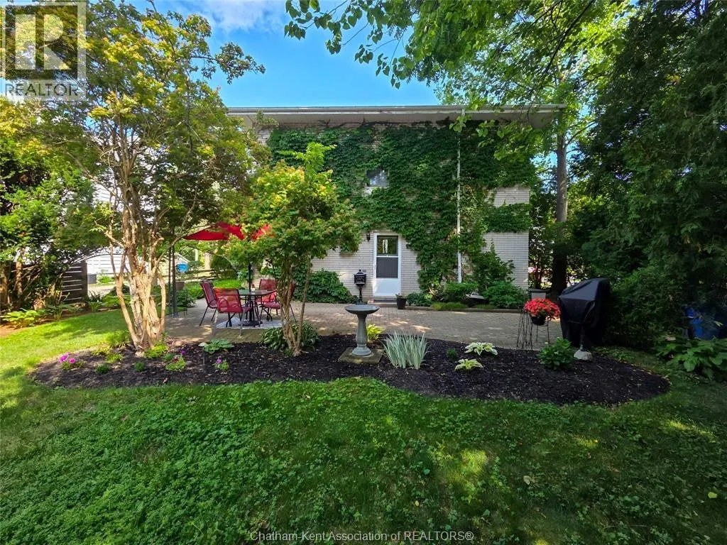 454 King STREET West