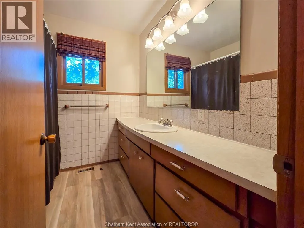 454 King STREET West