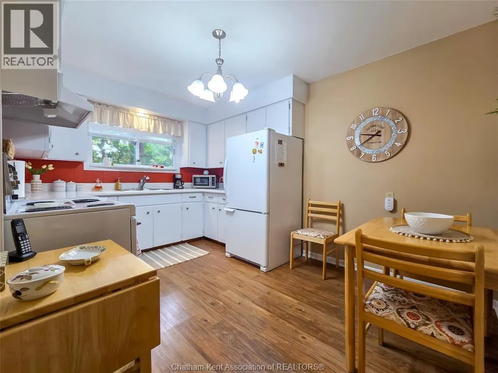 454 King STREET West