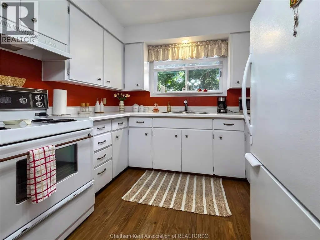 454 King STREET West