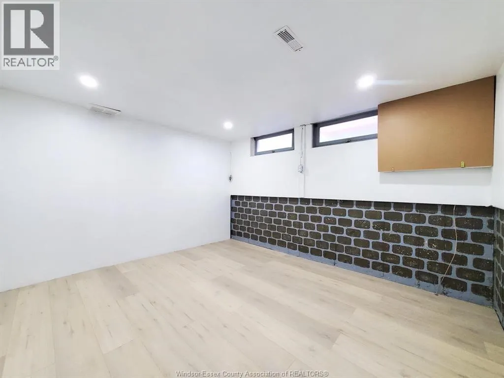114 LILLIAN DRIVE Unit# B