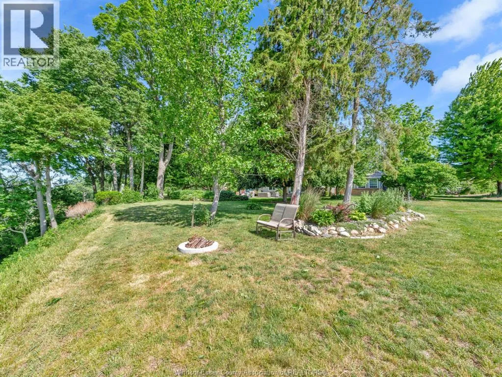 388 SEACLIFF DRIVE West