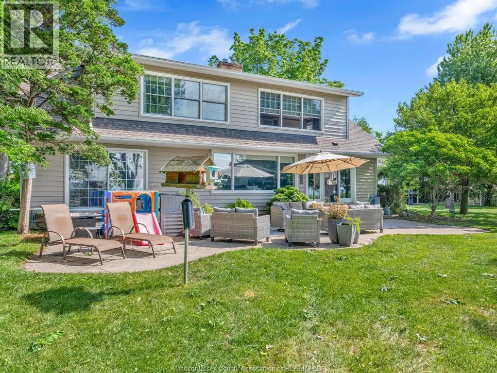 388 SEACLIFF DRIVE West