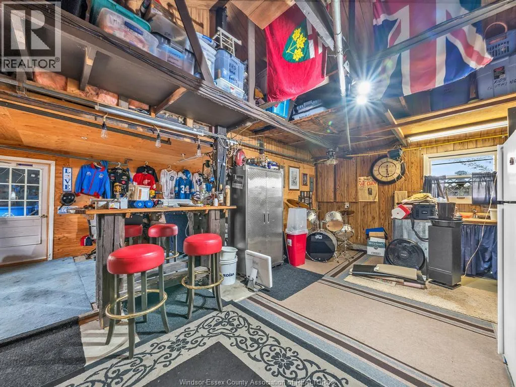 388 SEACLIFF DRIVE West