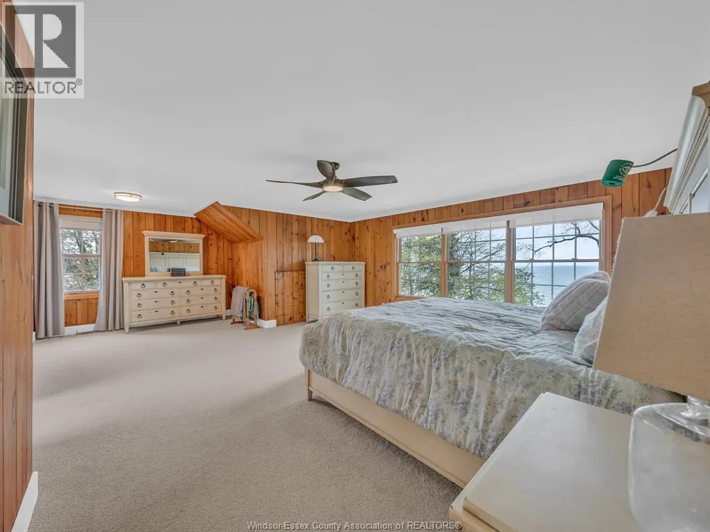 388 SEACLIFF DRIVE West