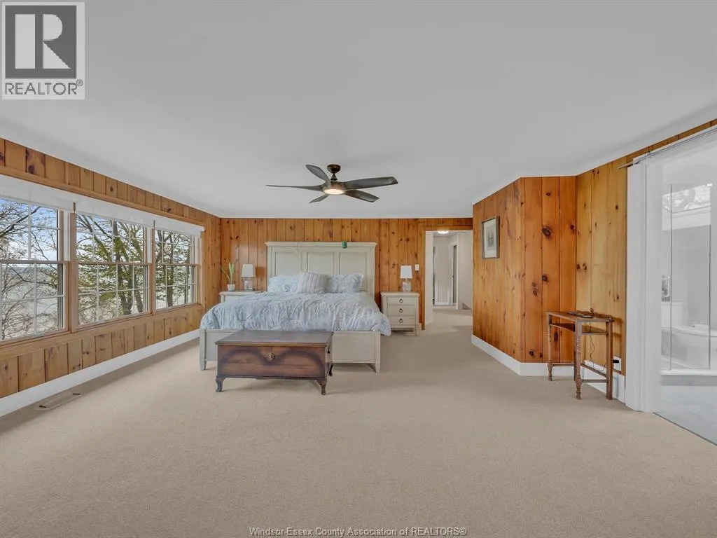 388 SEACLIFF DRIVE West