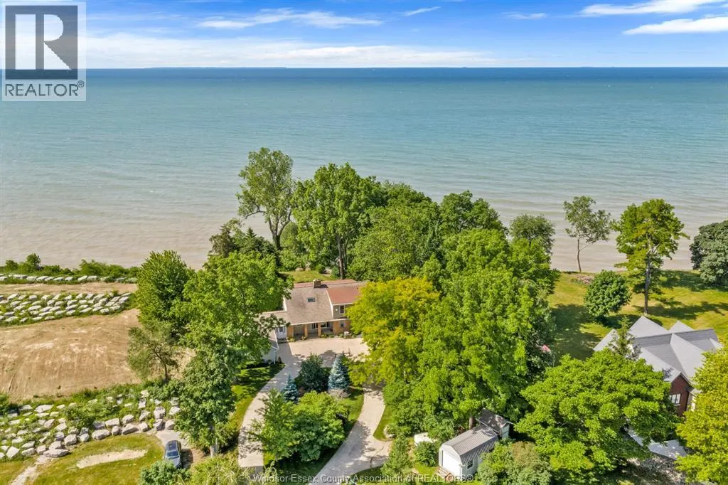 388 SEACLIFF DRIVE West
