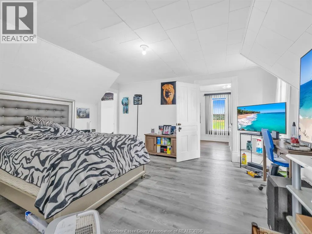 909 Mersea Road 10