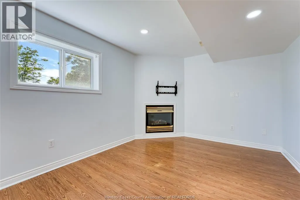 3867 CLARA AVENUE