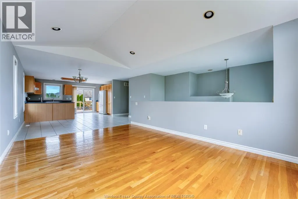 879 WESTWOOD