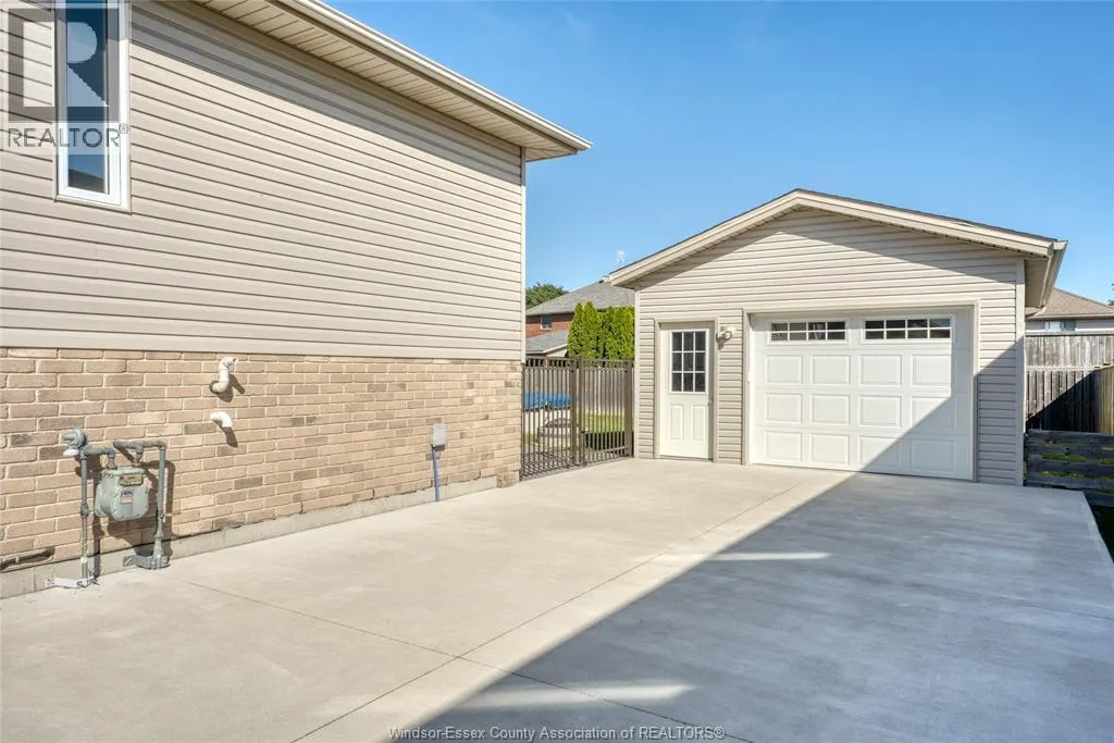 879 WESTWOOD
