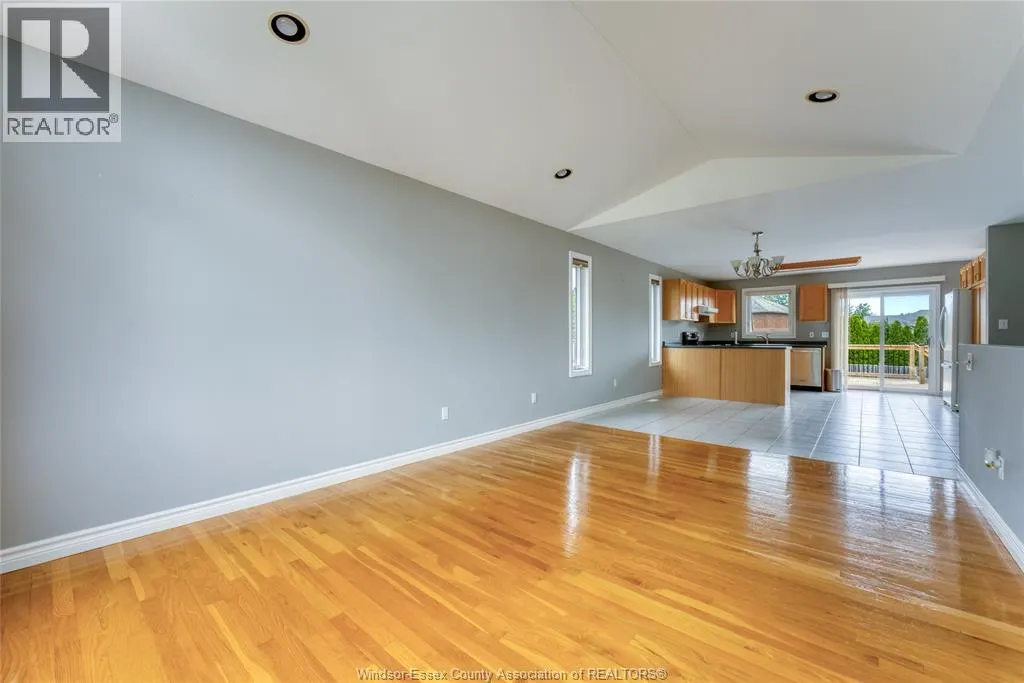 879 WESTWOOD