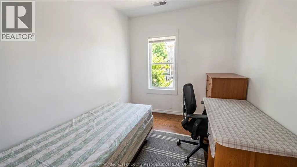 721-723 CAMPBELL AVENUE