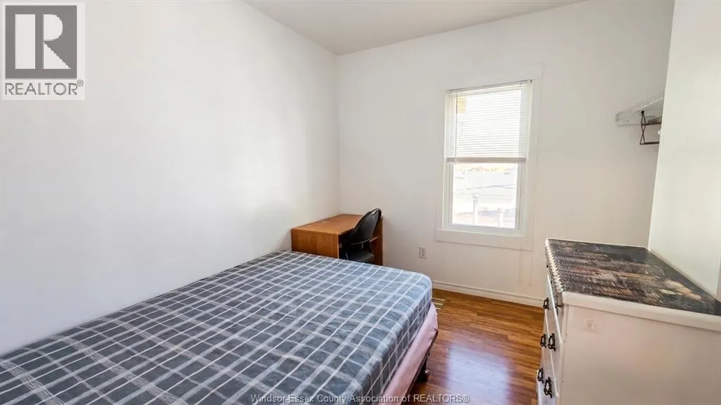 721-723 CAMPBELL AVENUE