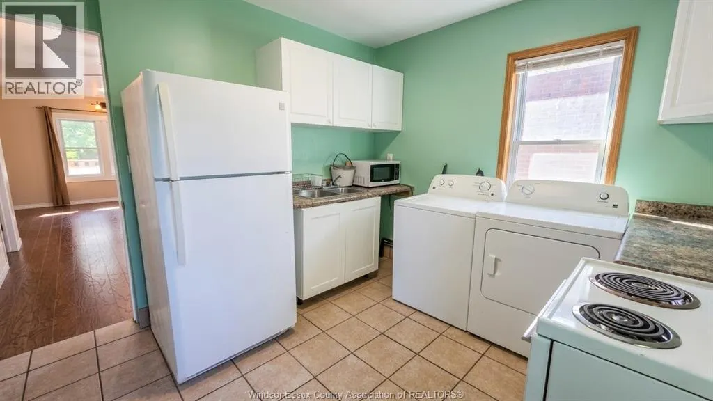 721-723 CAMPBELL AVENUE
