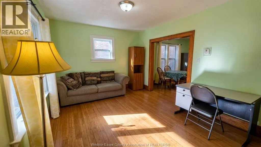 721-723 CAMPBELL AVENUE