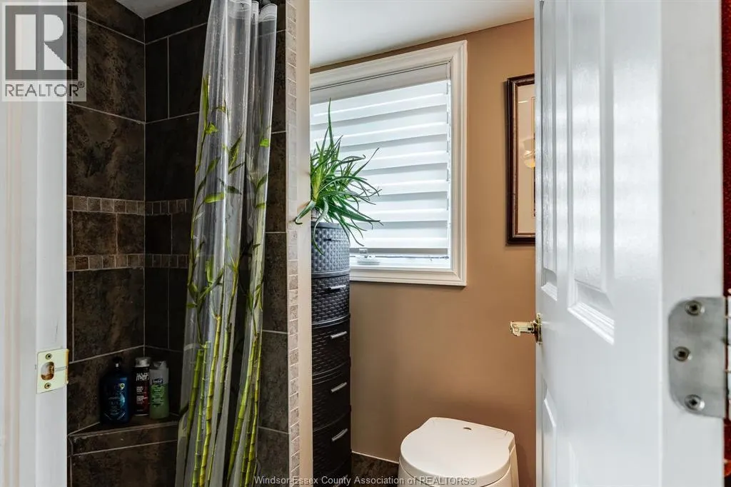 170 Lakeshore ROAD