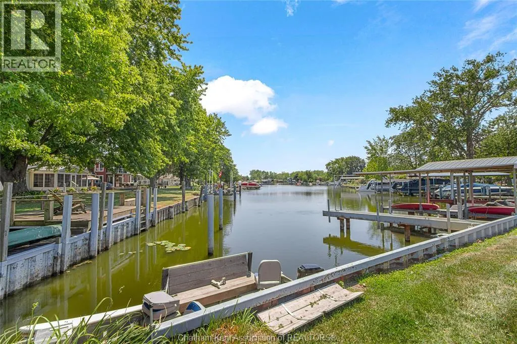 85 ISLAND CRESCENT