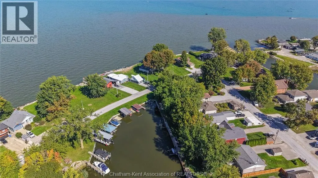 85 ISLAND CRESCENT