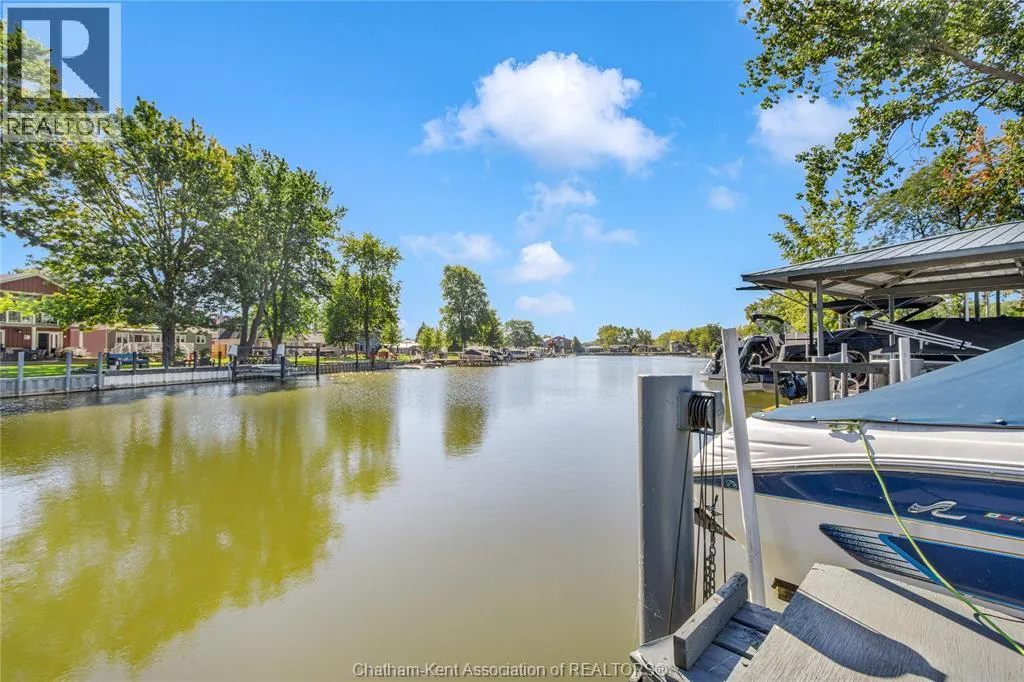 105 ISLAND CRESCENT