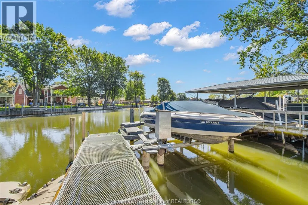 105 ISLAND CRESCENT