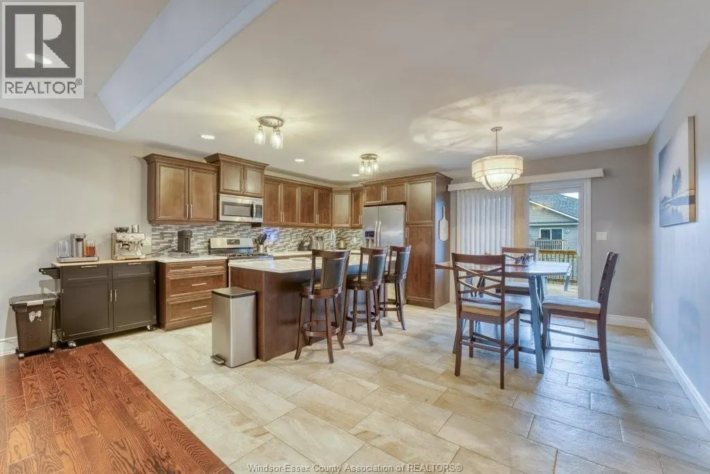 415 ROSEWOOD DRIVE