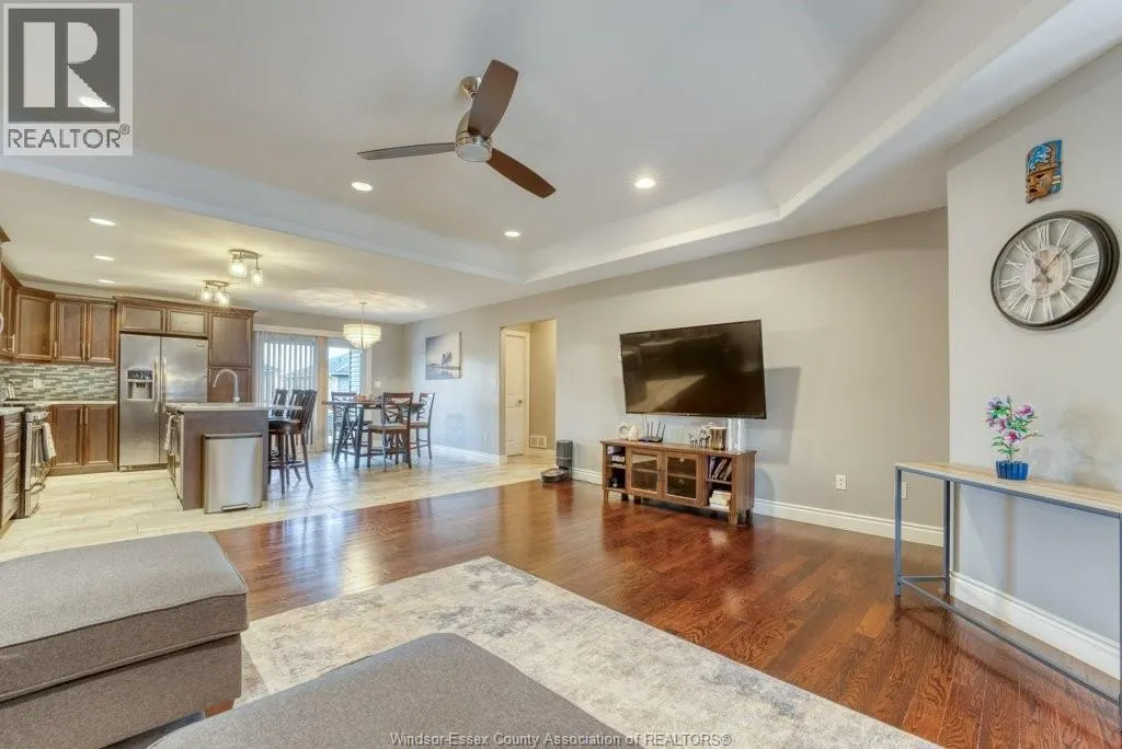 415 ROSEWOOD DRIVE