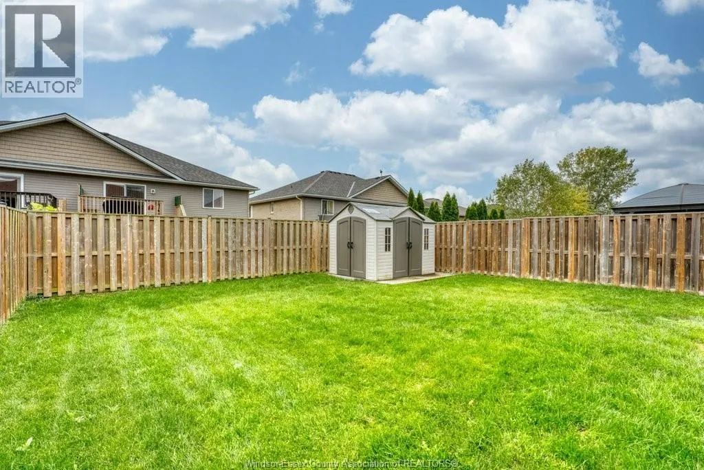 415 ROSEWOOD DRIVE