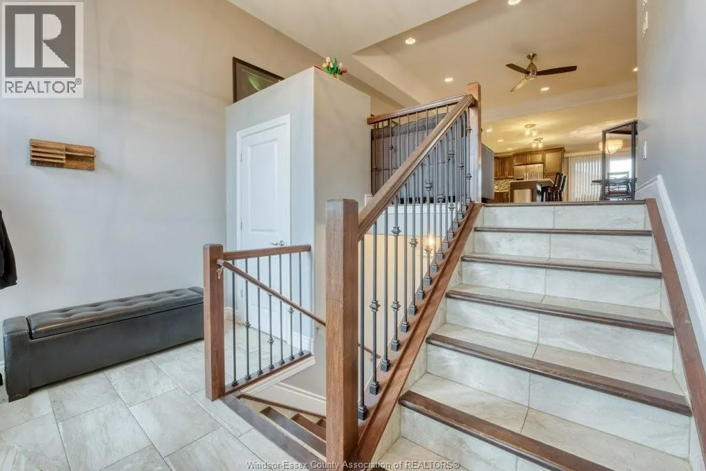 415 ROSEWOOD DRIVE