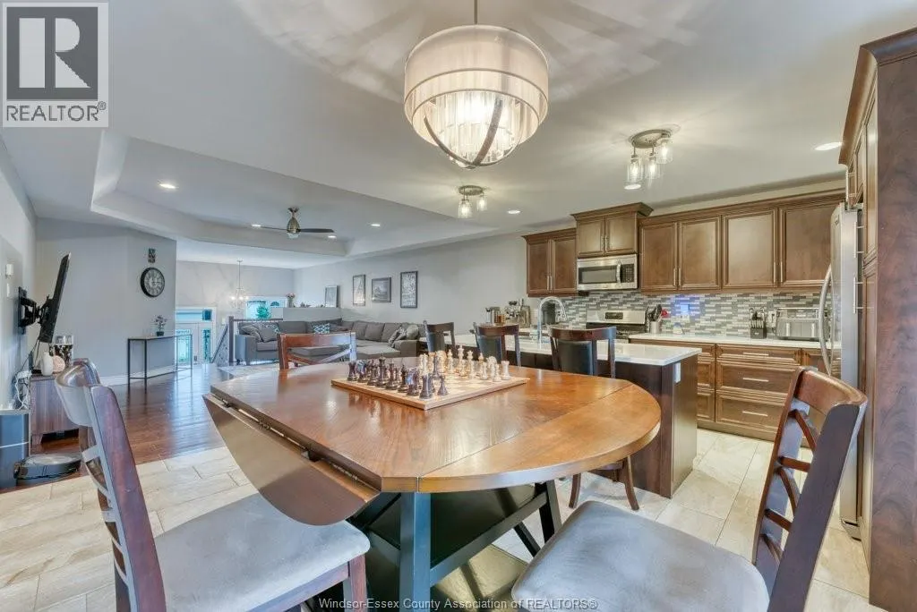 415 ROSEWOOD DRIVE